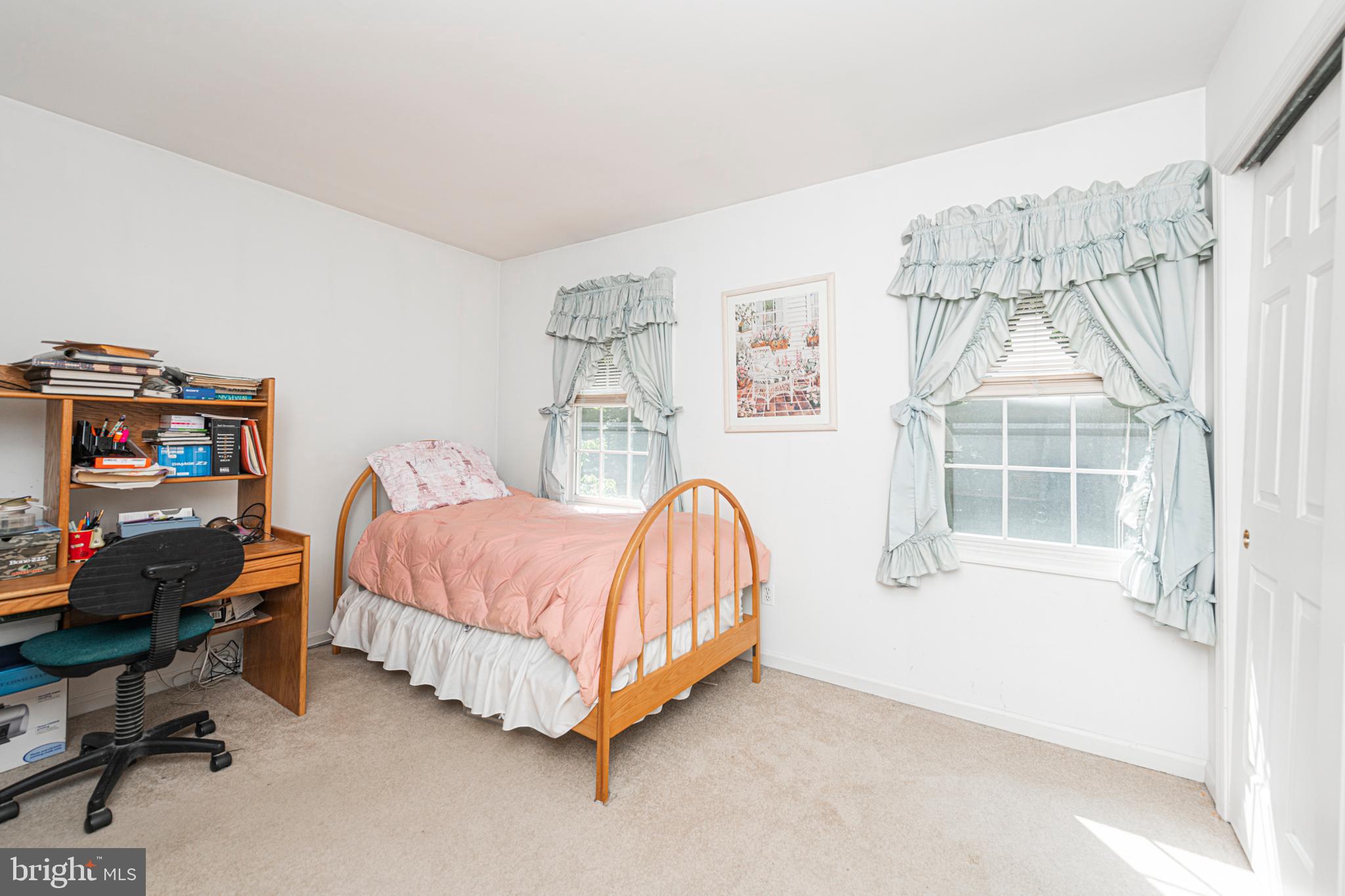 1011 W VALLEY HILL ROAD