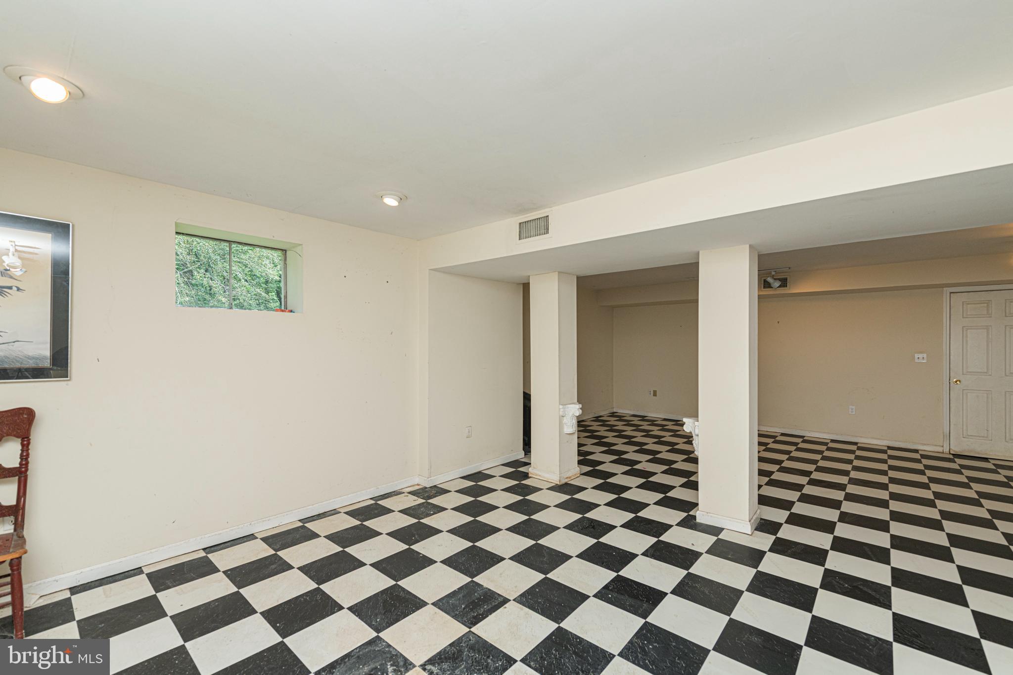 1011 W VALLEY HILL ROAD