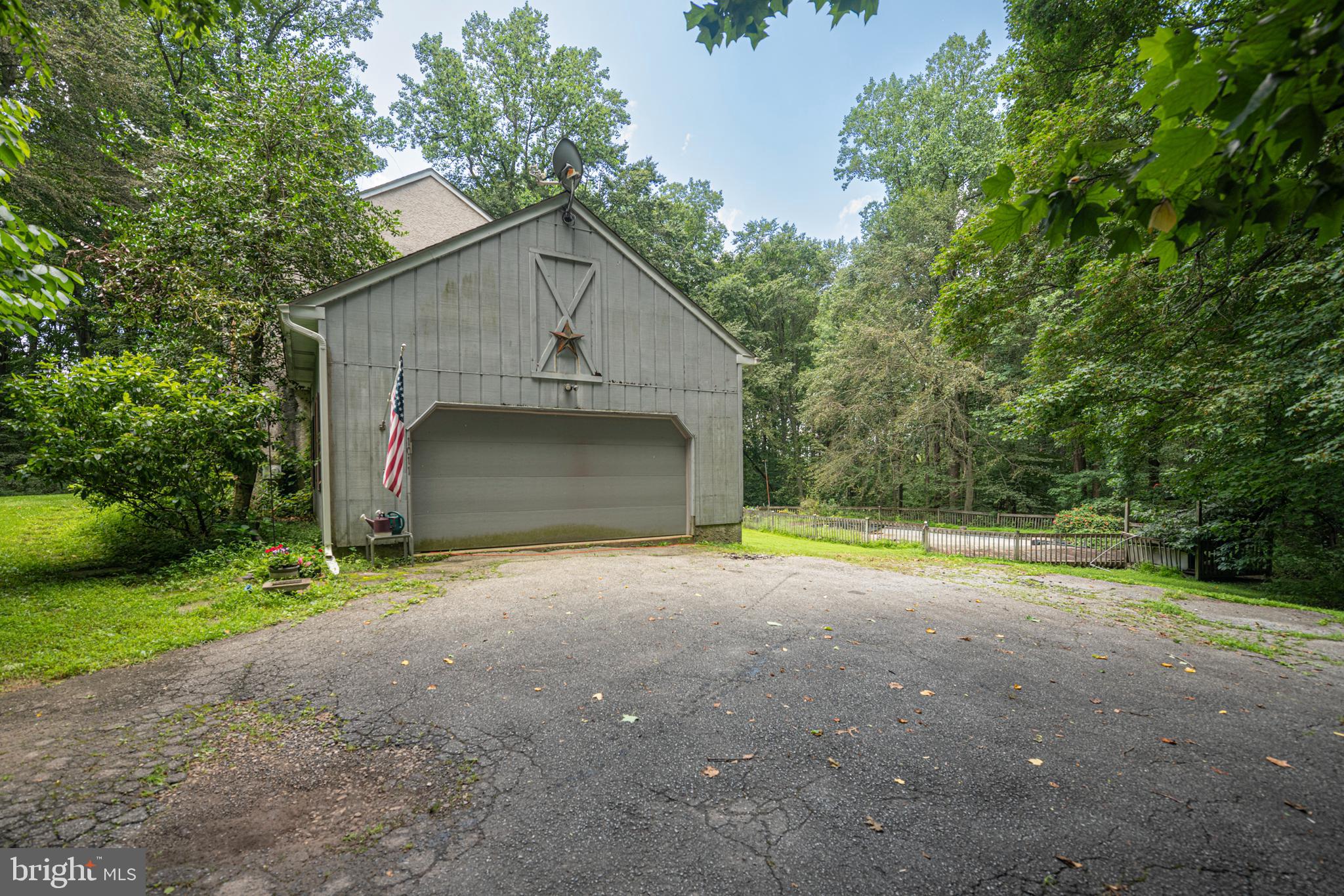 1011 W VALLEY HILL ROAD