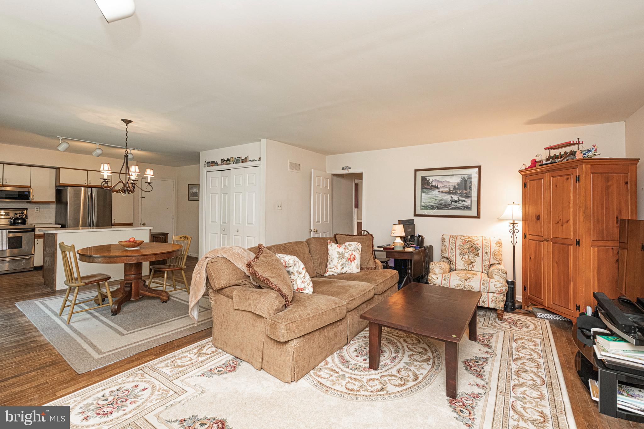 1011 W VALLEY HILL ROAD