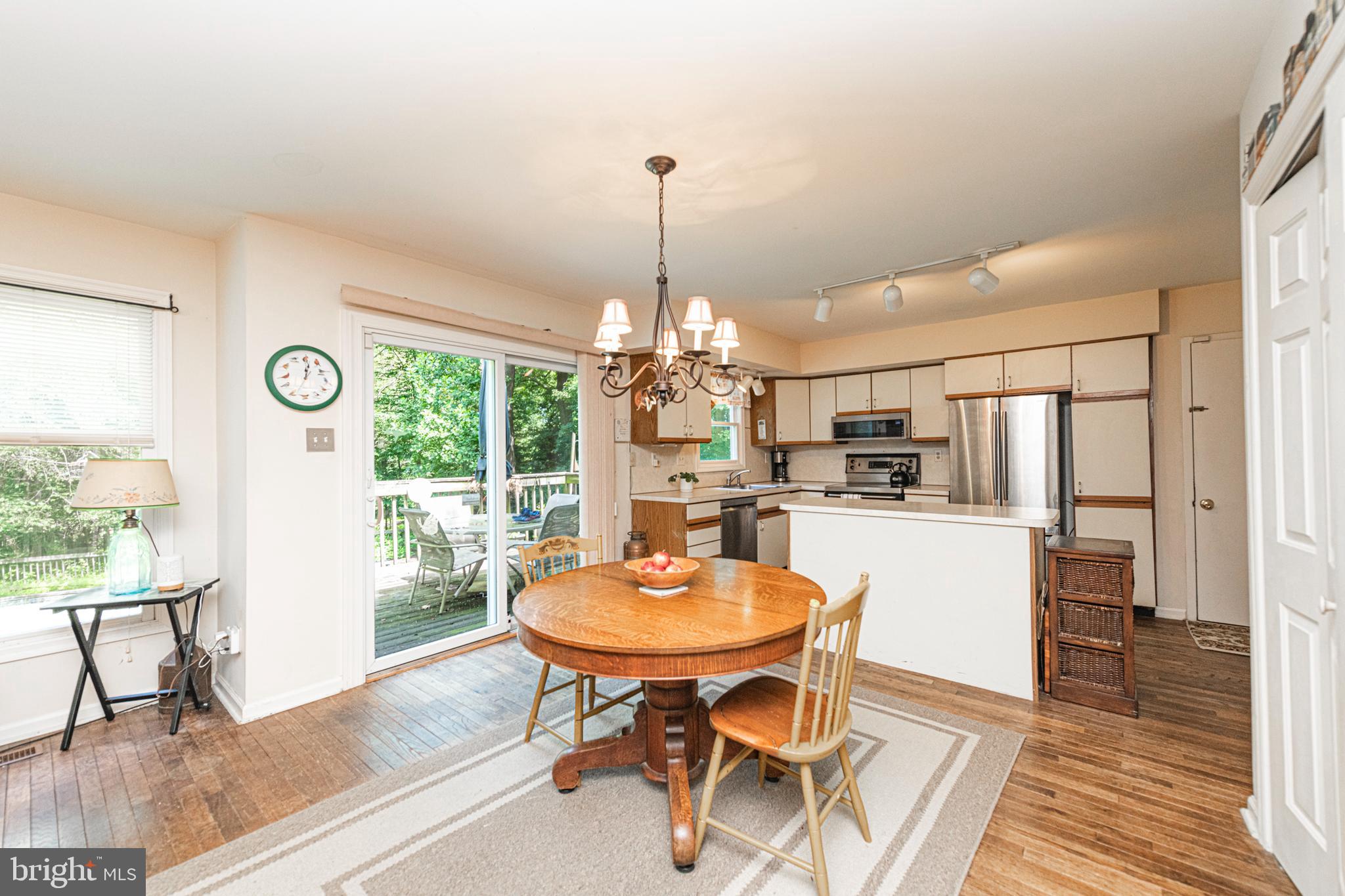 1011 W VALLEY HILL ROAD