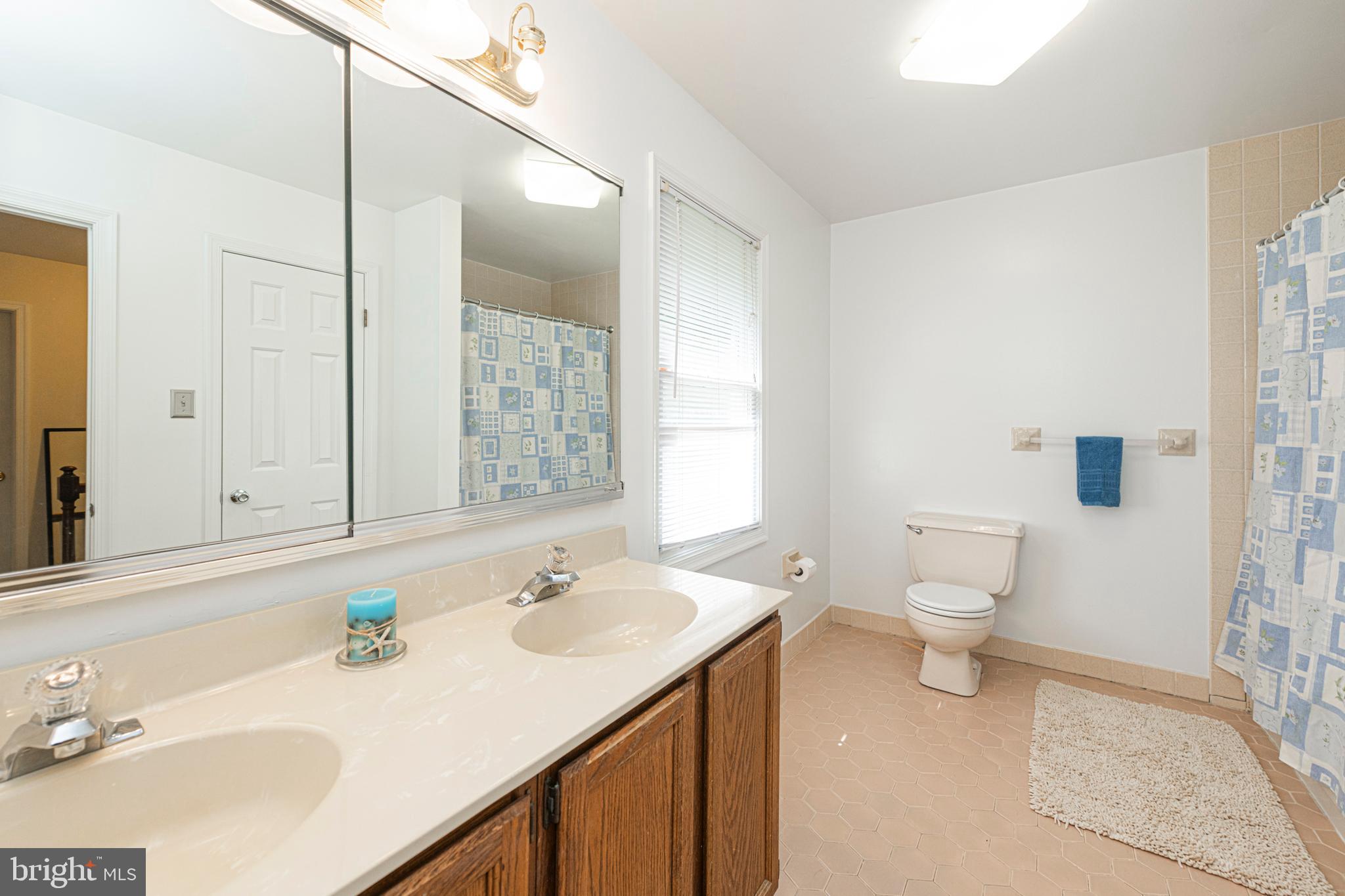 1011 W VALLEY HILL ROAD