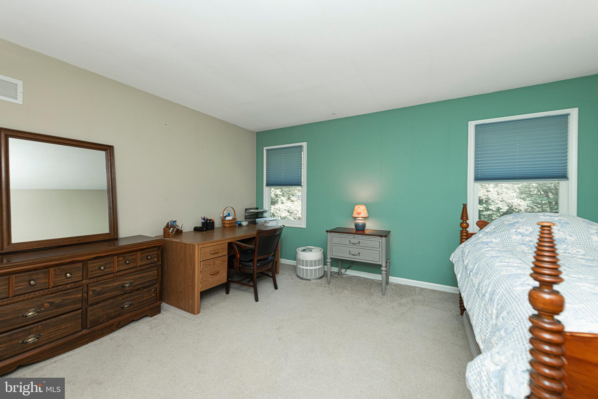 1011 W VALLEY HILL ROAD