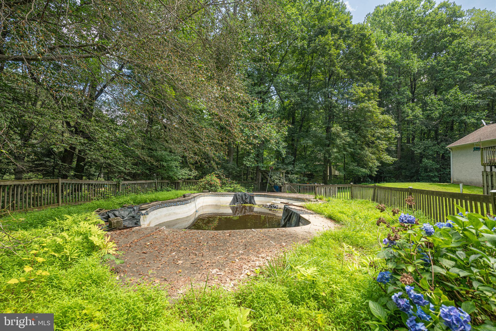 1011 W VALLEY HILL ROAD