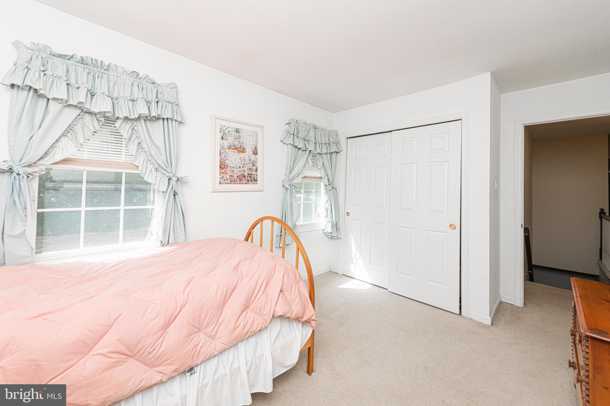 1011 W VALLEY HILL ROAD