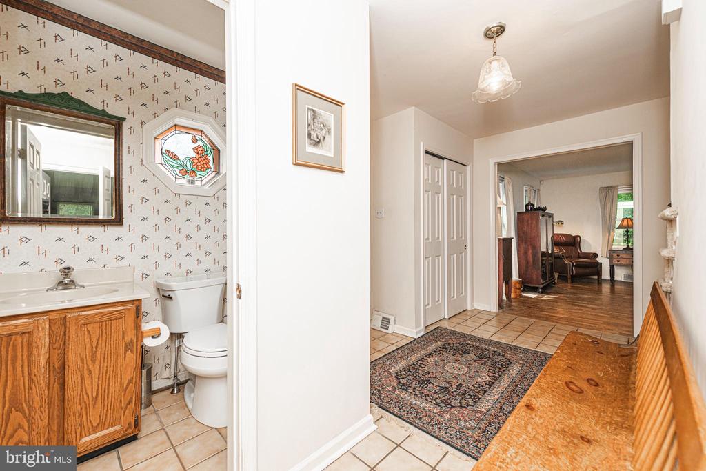1011 W VALLEY HILL ROAD