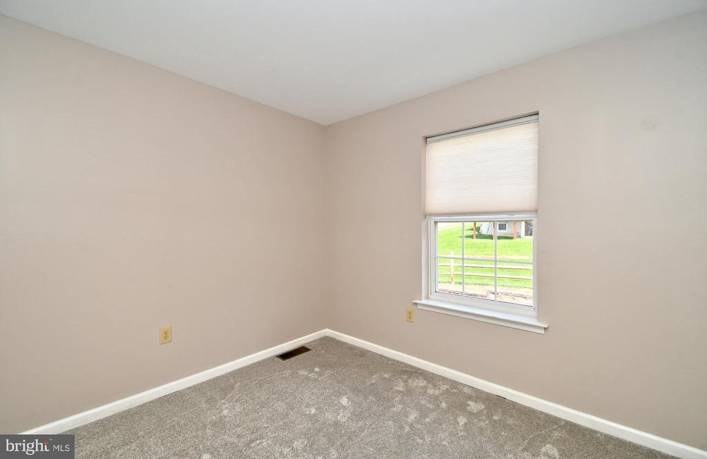 1055 BALLEY DRIVE