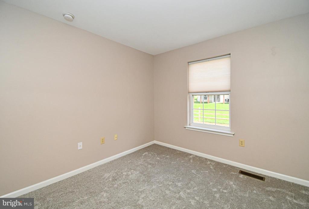 1055 BALLEY DRIVE