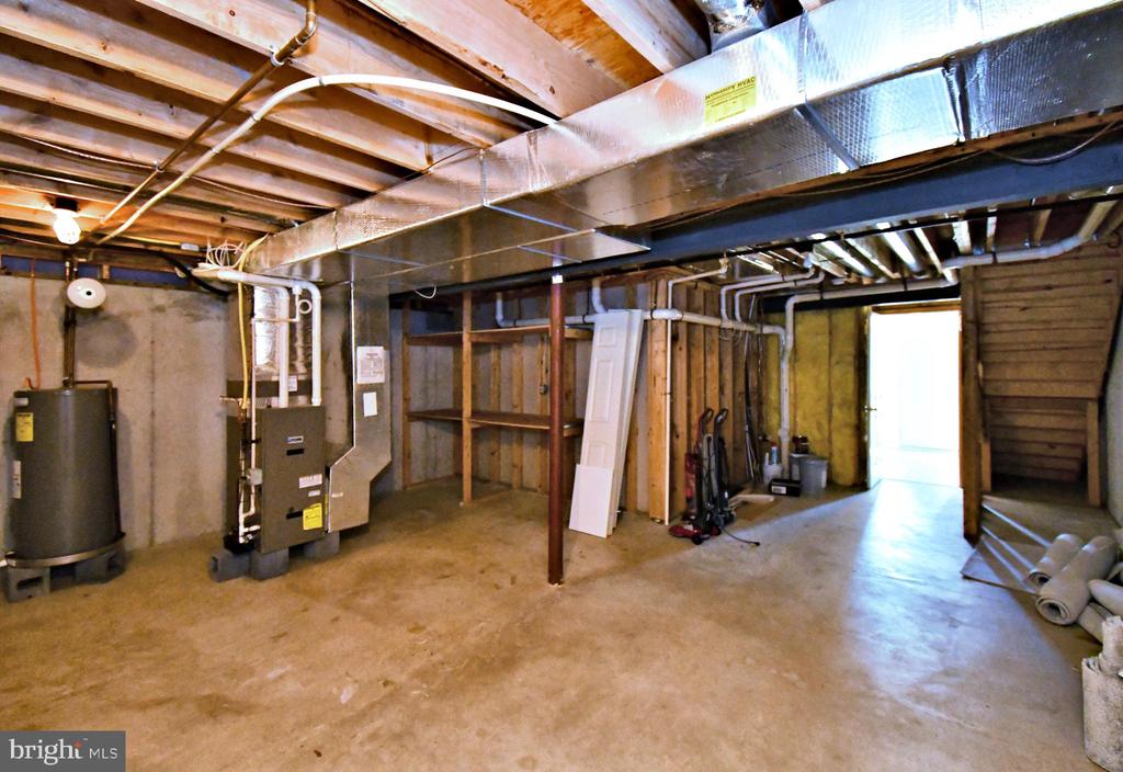 1055 BALLEY DRIVE