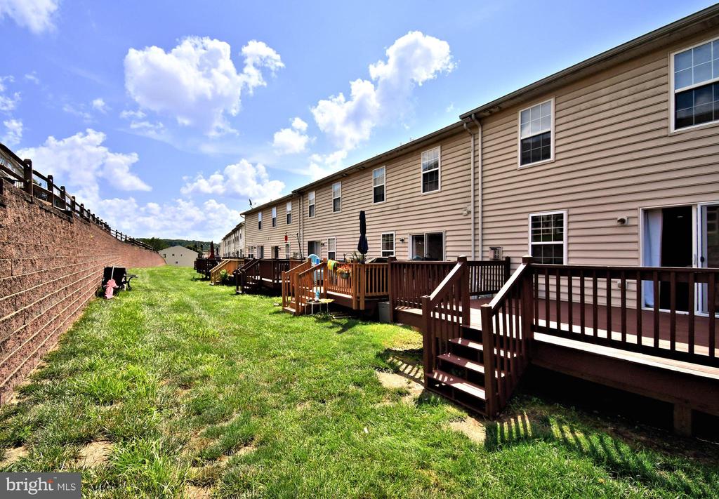 1055 BALLEY DRIVE