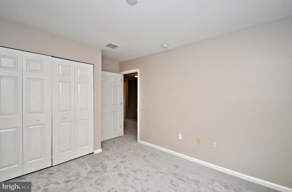 1055 BALLEY DRIVE