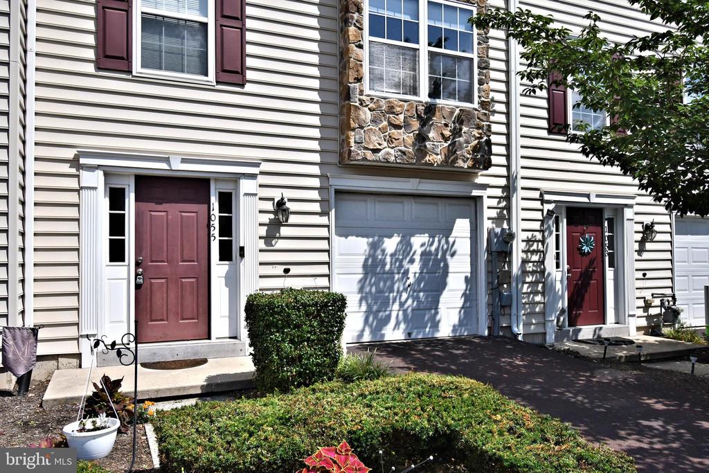 1055 BALLEY DRIVE
