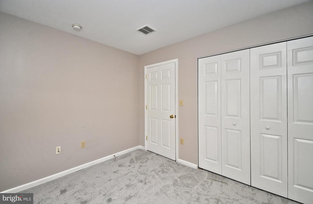 1055 BALLEY DRIVE