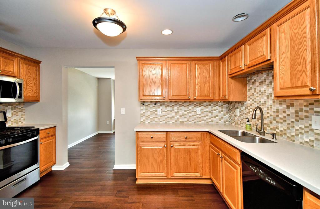 1055 BALLEY DRIVE