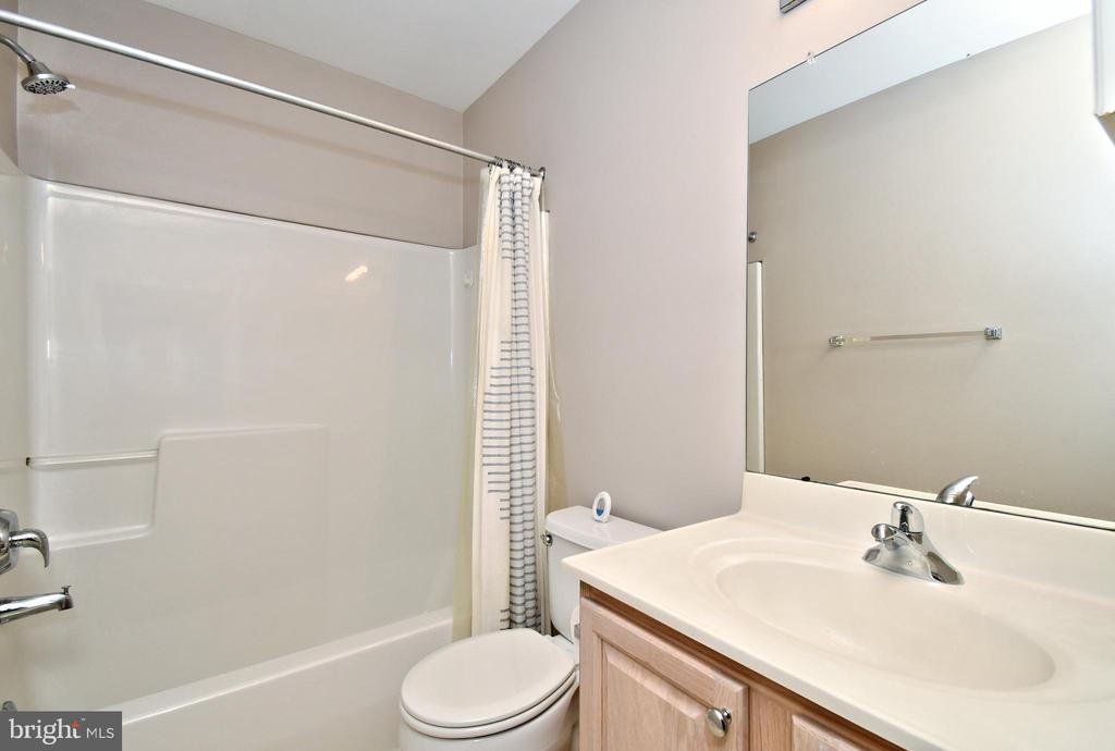 1055 BALLEY DRIVE