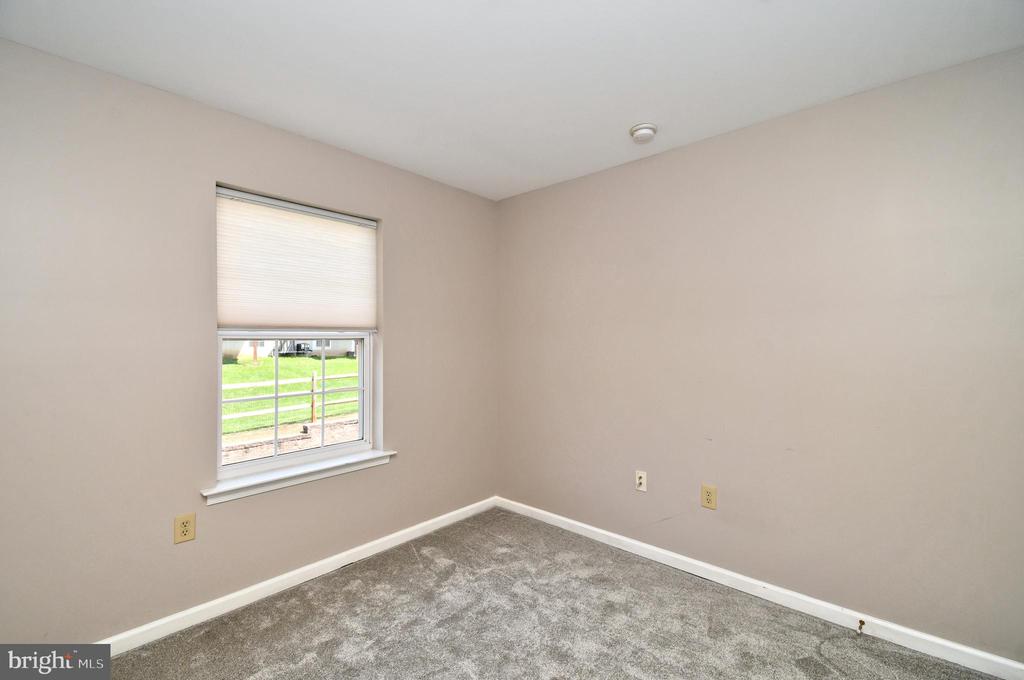 1055 BALLEY DRIVE