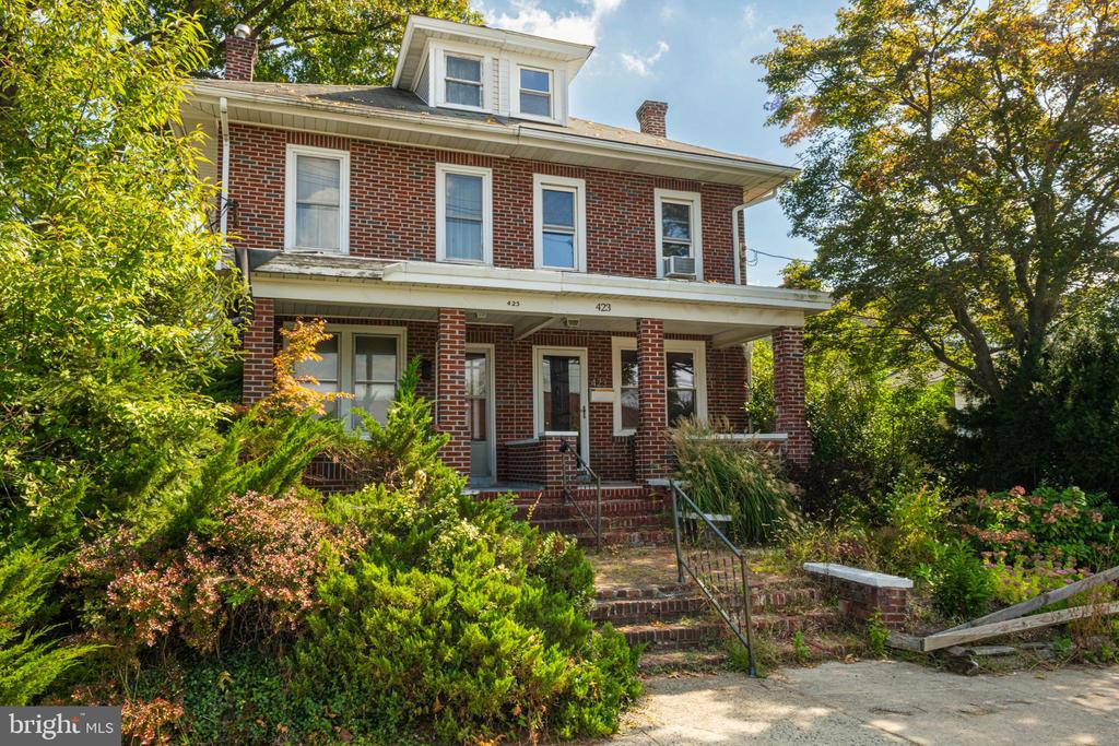 425 FRANKLIN AVENUE