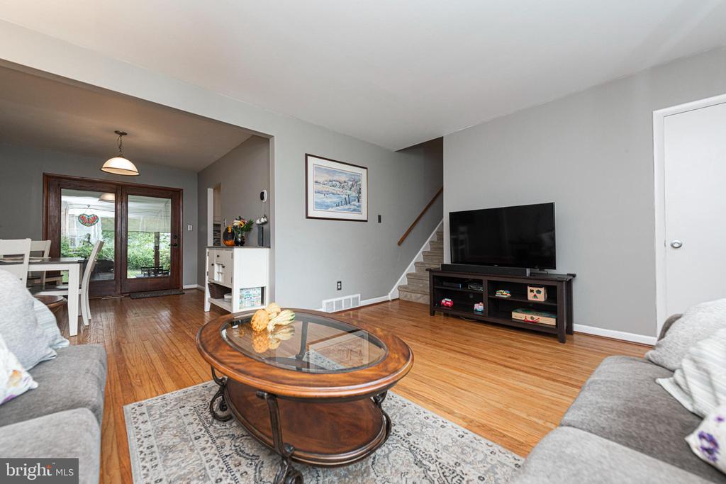 32 ROSSITER AVENUE