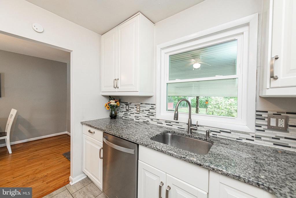 32 ROSSITER AVENUE
