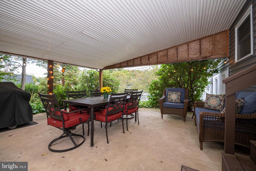 32 ROSSITER AVENUE