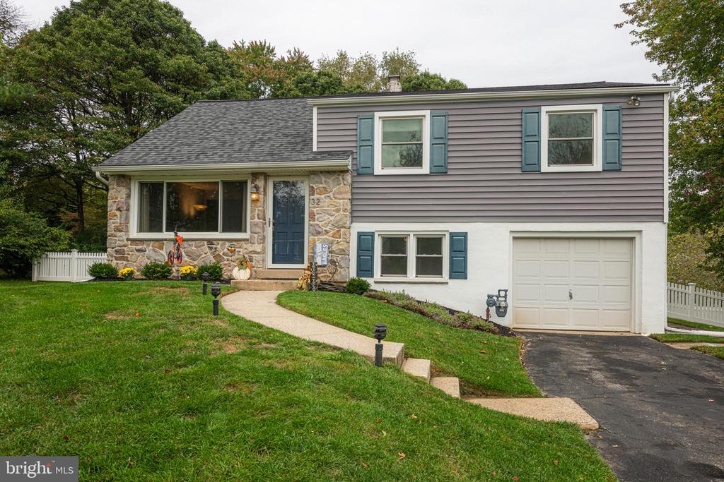 32 ROSSITER AVENUE