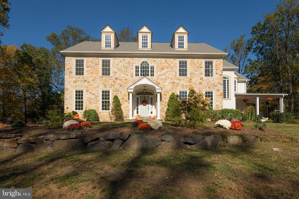 121 WARWICK CHASE