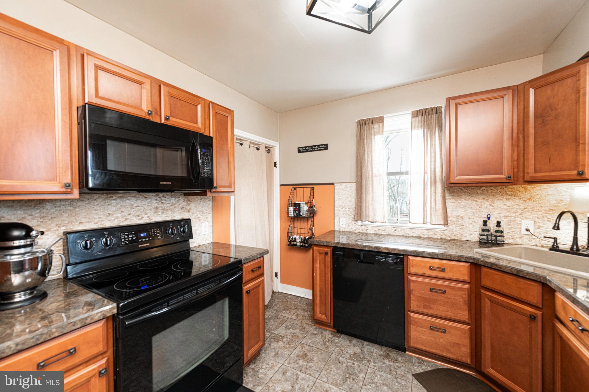 1062 W MEADOWBROOK ROAD