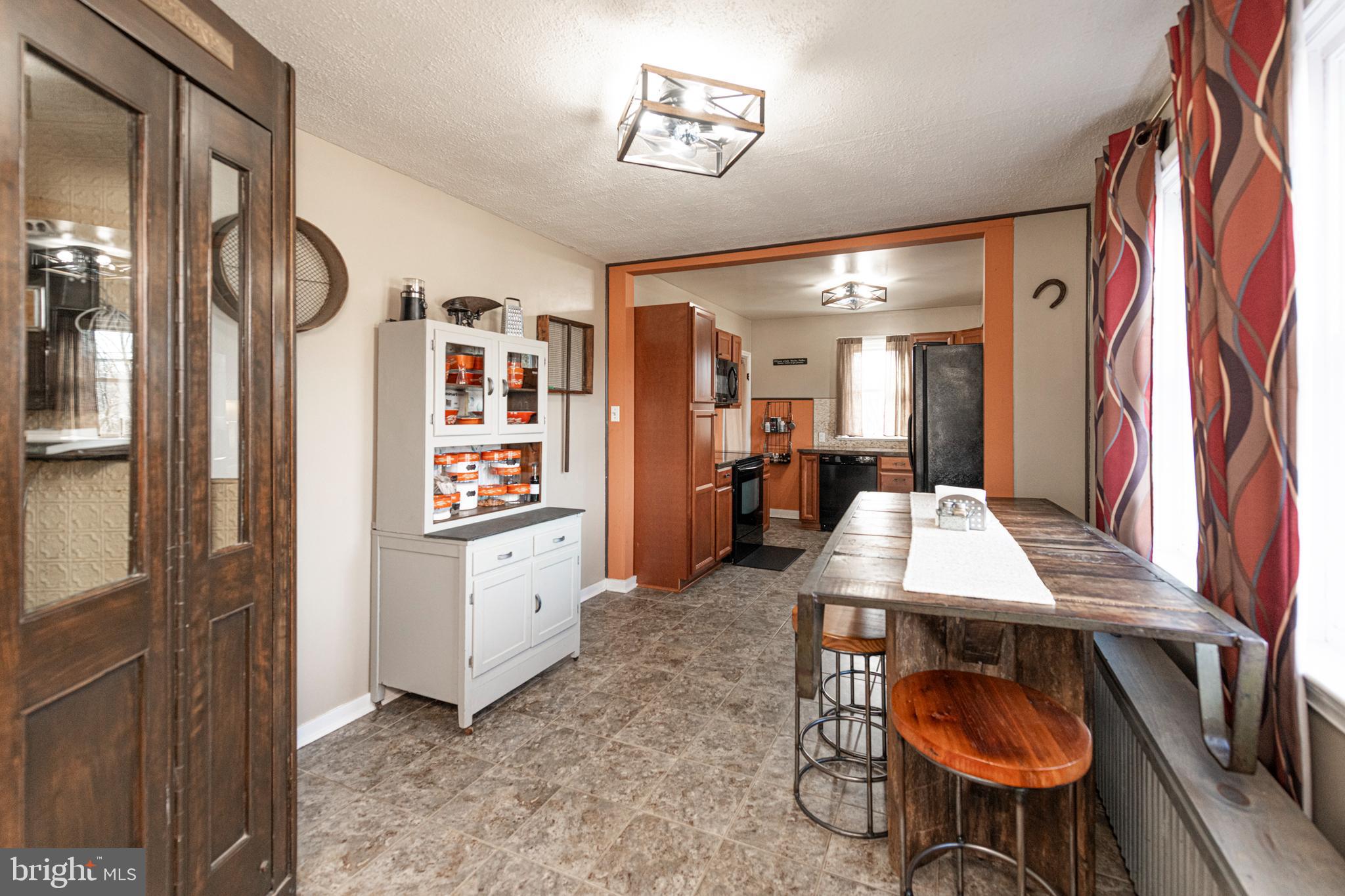 1062 W MEADOWBROOK ROAD