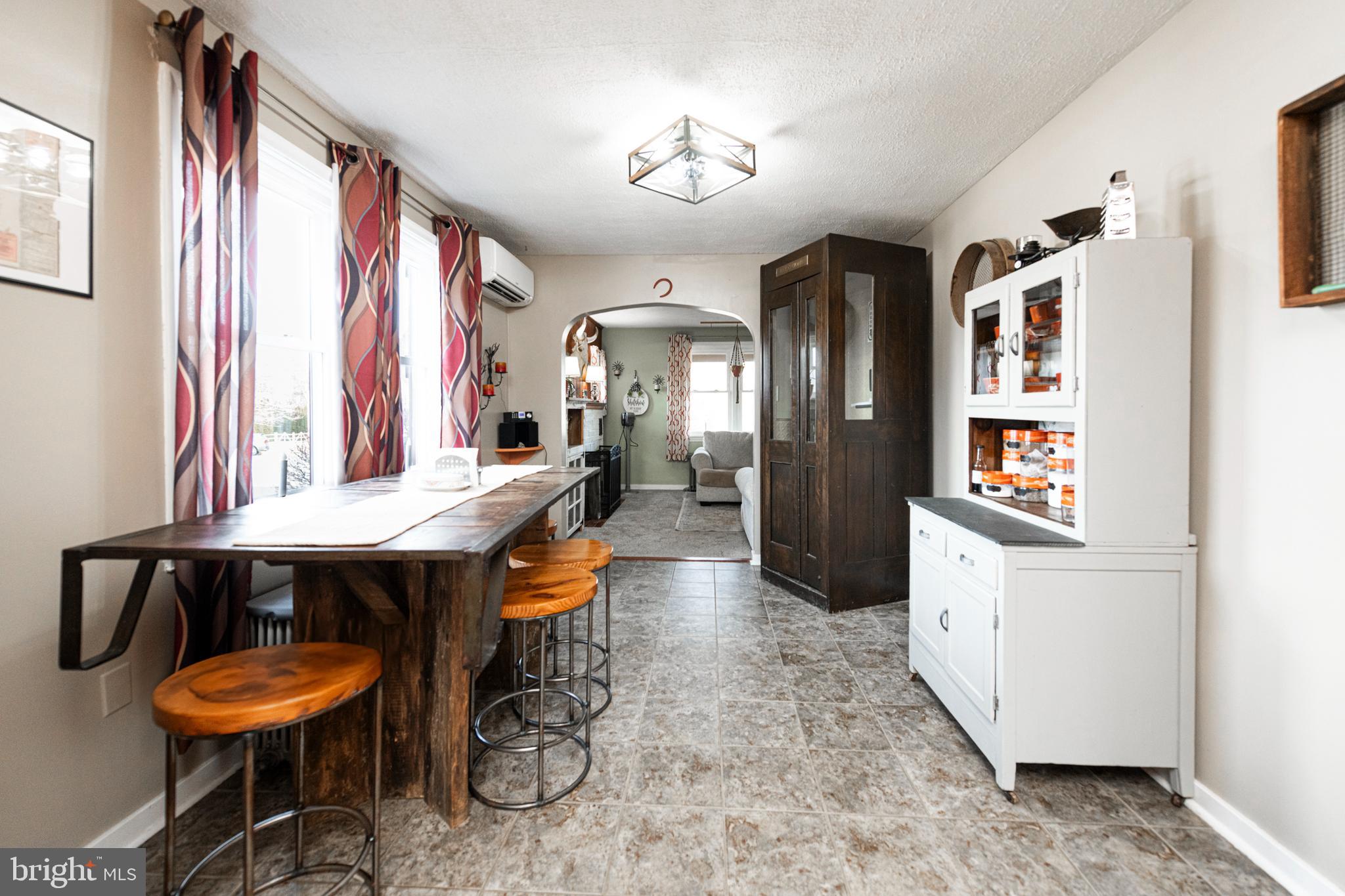 1062 W MEADOWBROOK ROAD