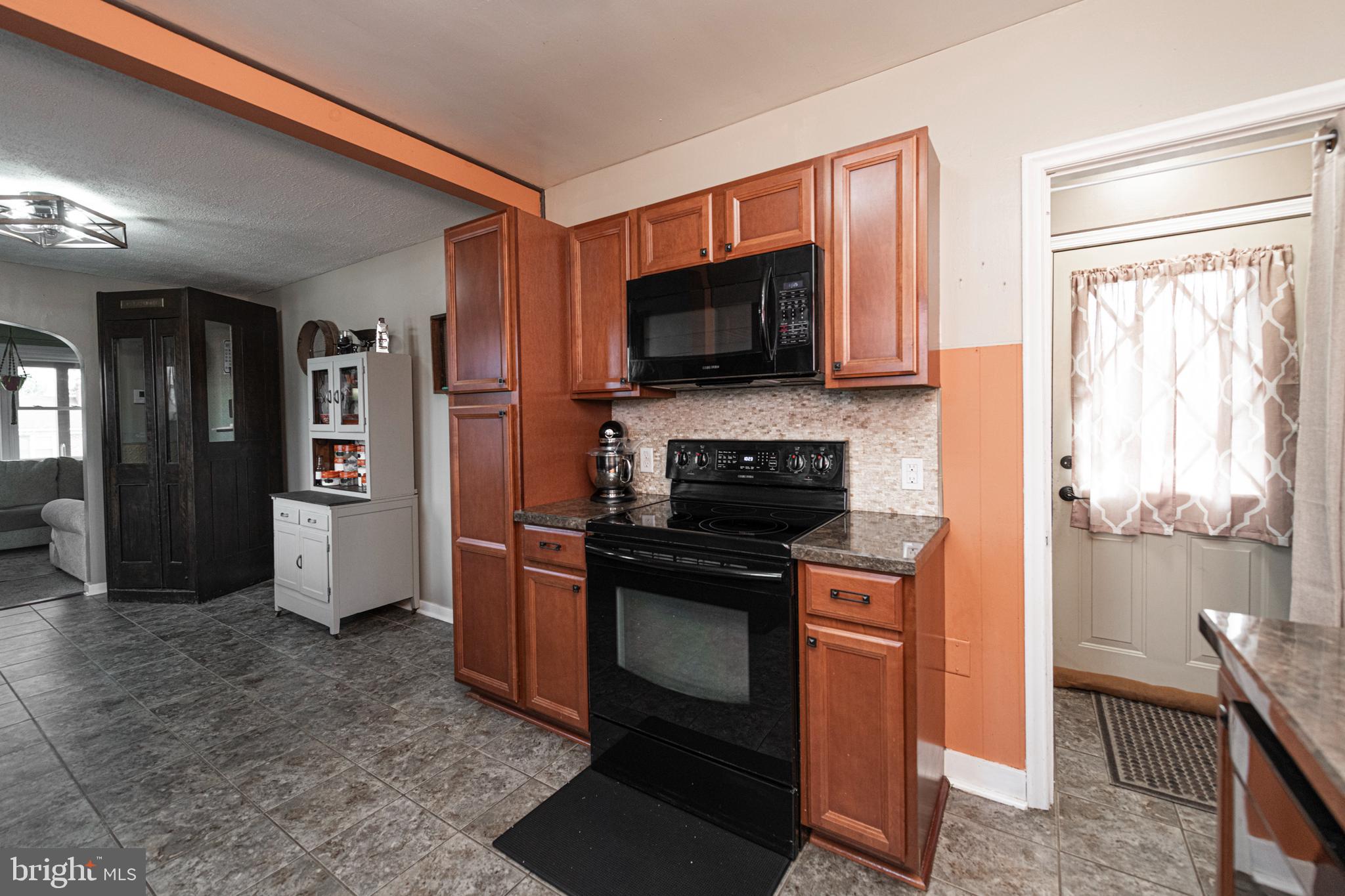 1062 W MEADOWBROOK ROAD