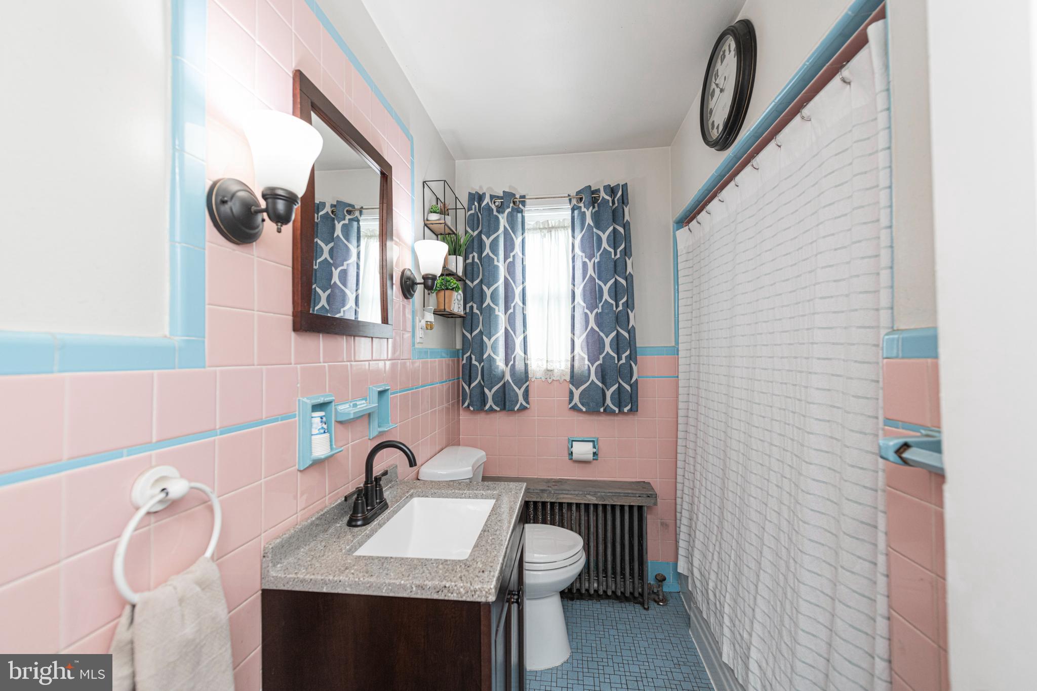 1062 W MEADOWBROOK ROAD