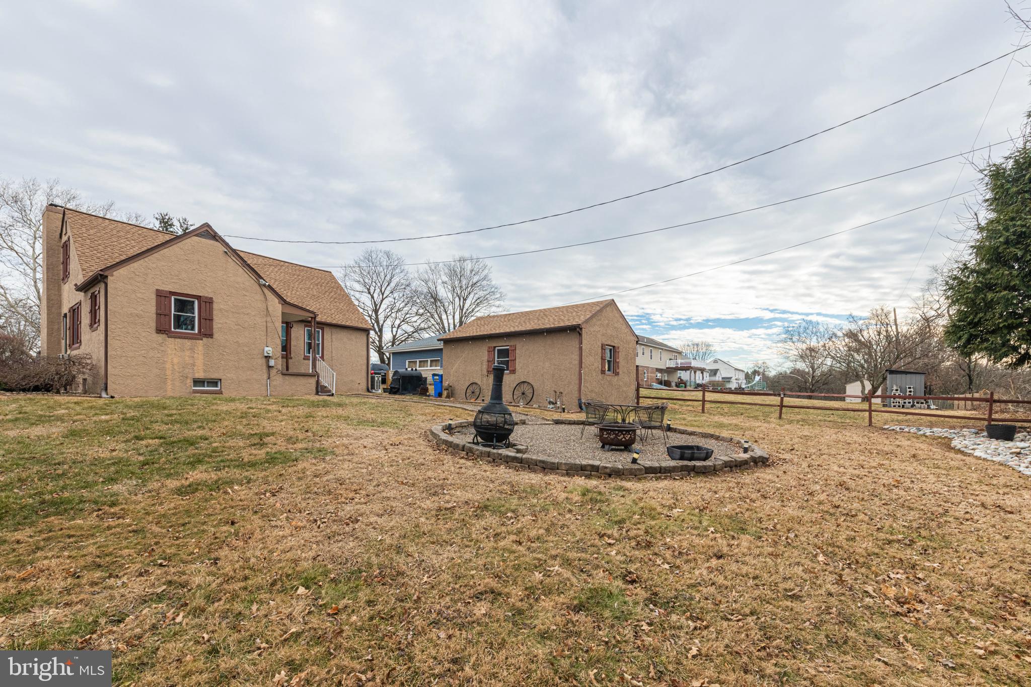 1062 W MEADOWBROOK ROAD