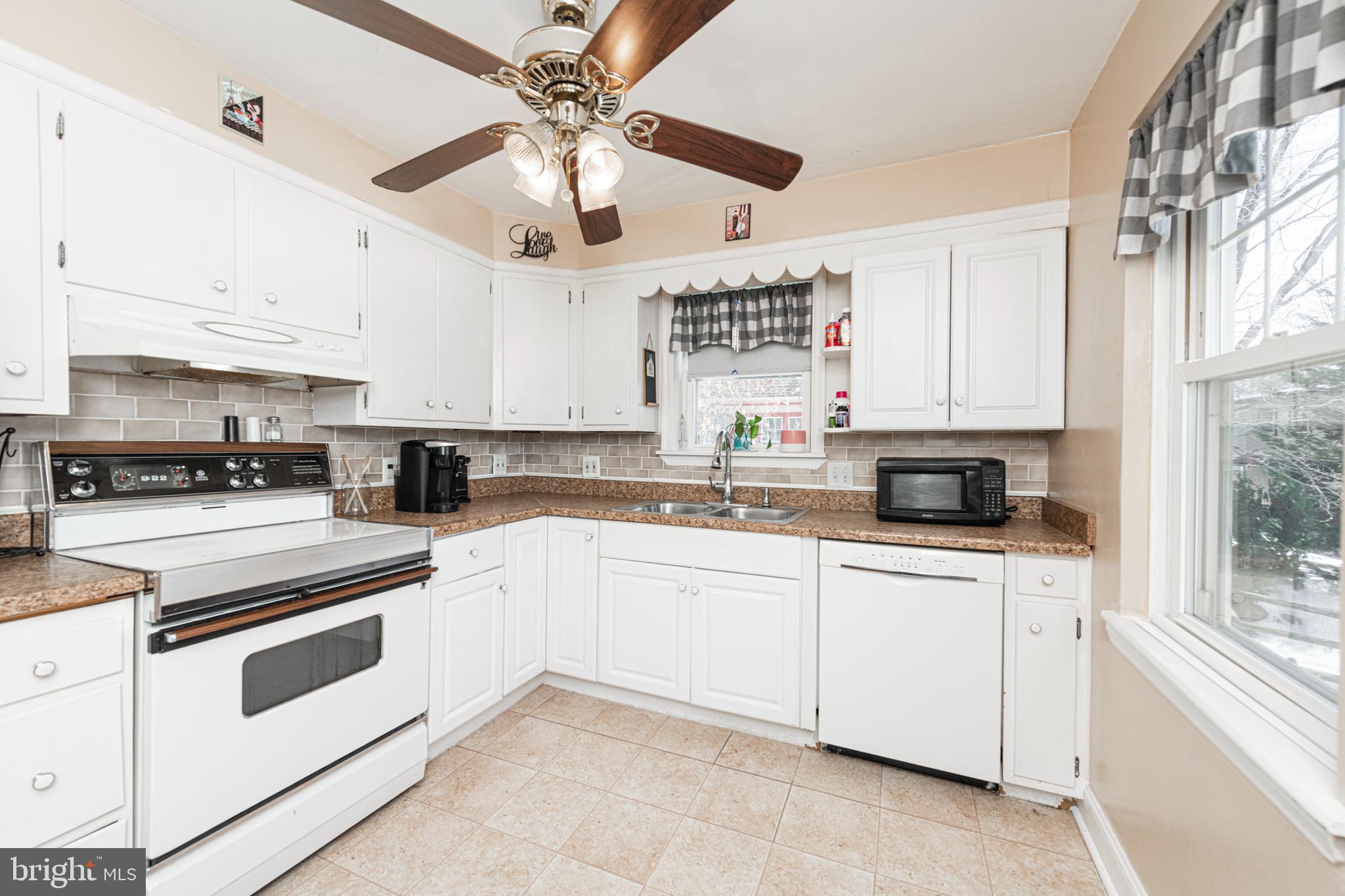 878 VALLEY FORGE ROAD