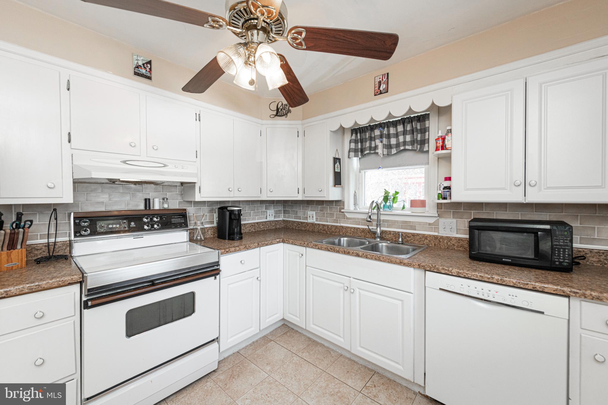 878 VALLEY FORGE ROAD