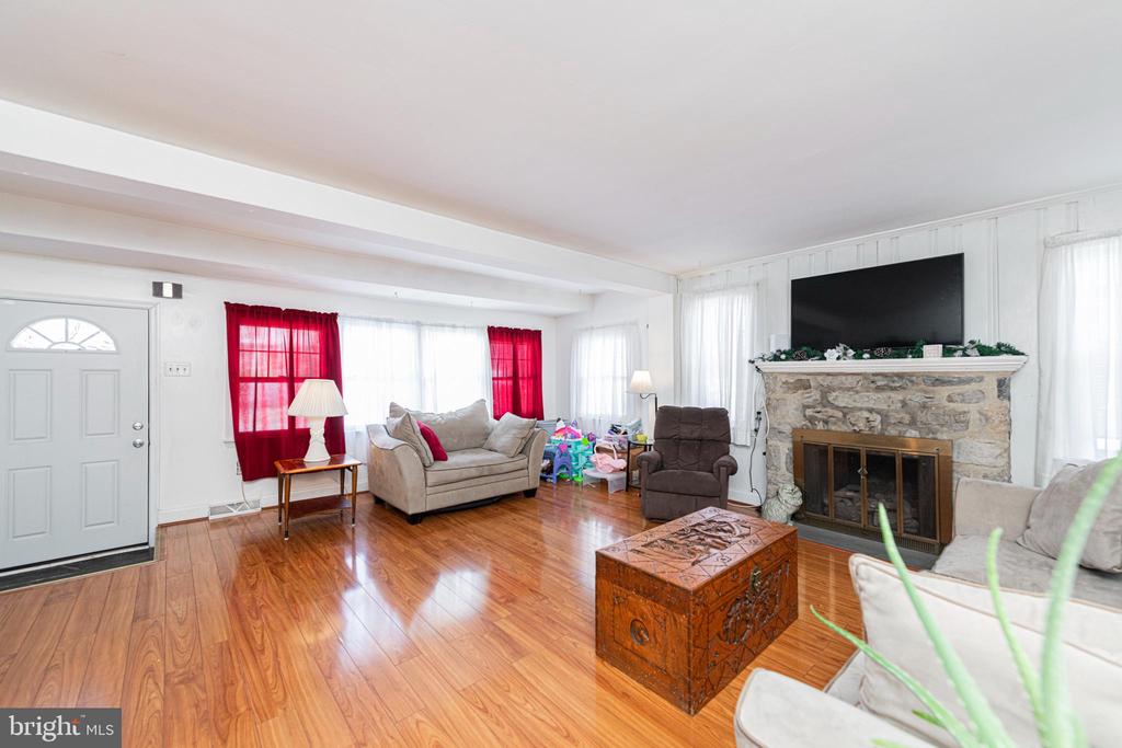 878 VALLEY FORGE ROAD
