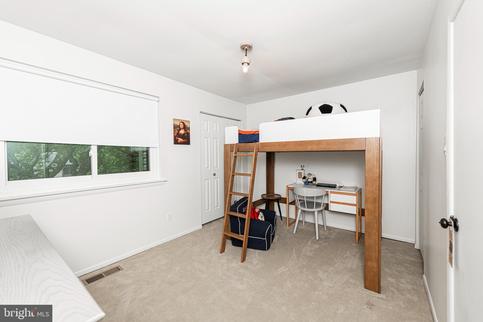202 VALLEY DRIVE 202