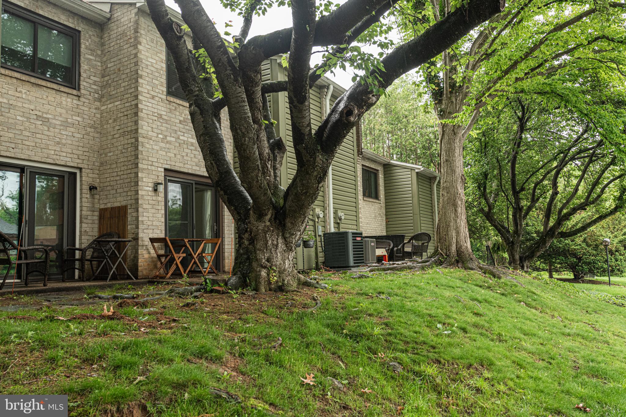 202 VALLEY DRIVE 202