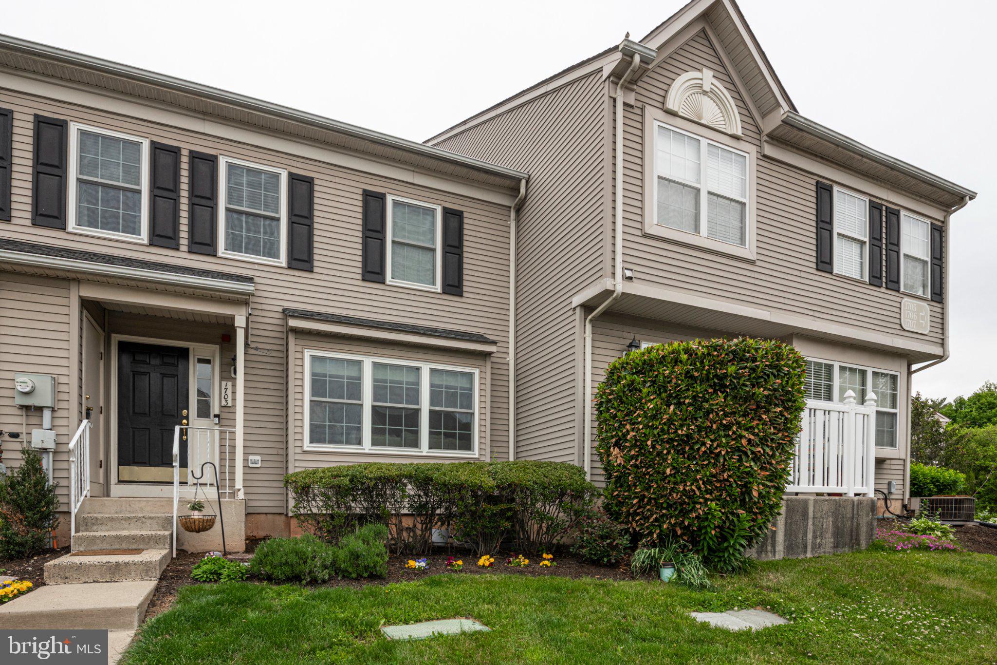 1703 BRIARWOOD COURT 1703
