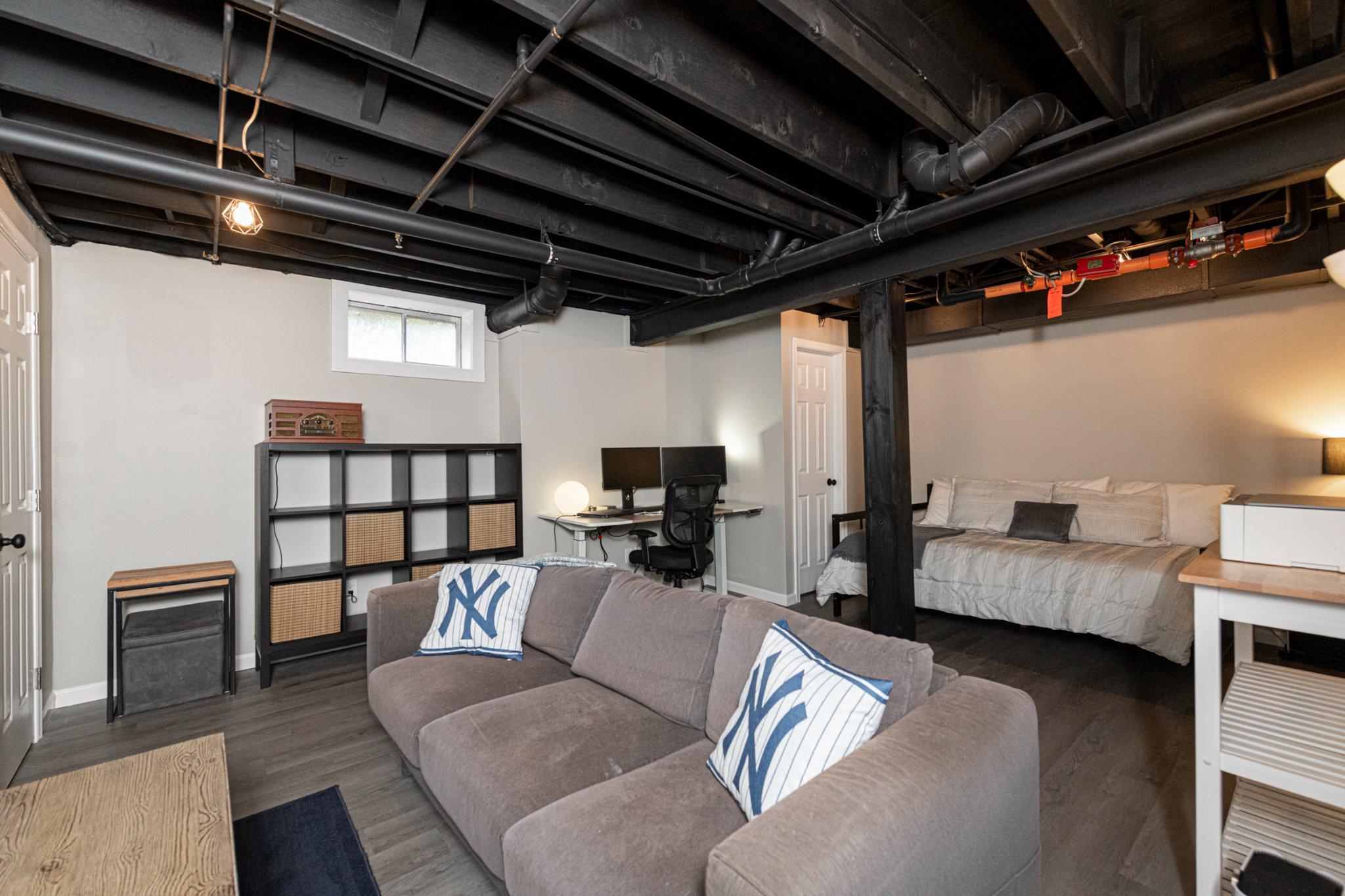 1703 BRIARWOOD COURT 1703