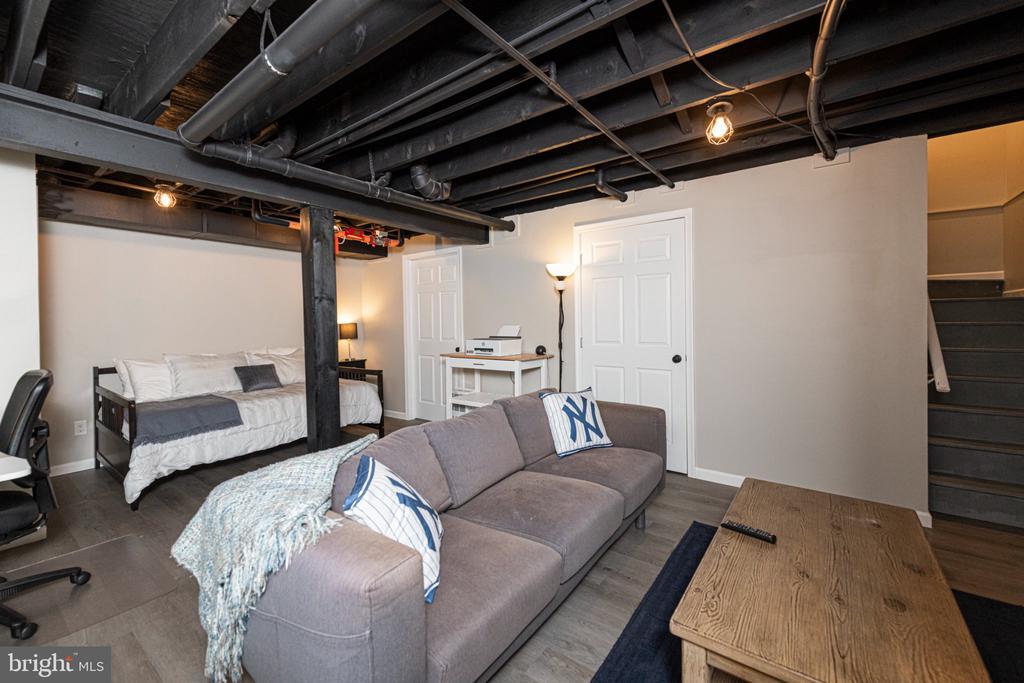 1703 BRIARWOOD COURT 1703