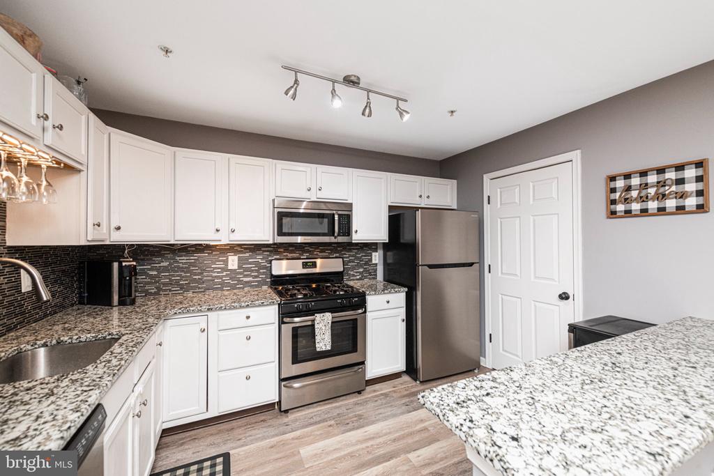 1703 BRIARWOOD COURT 1703
