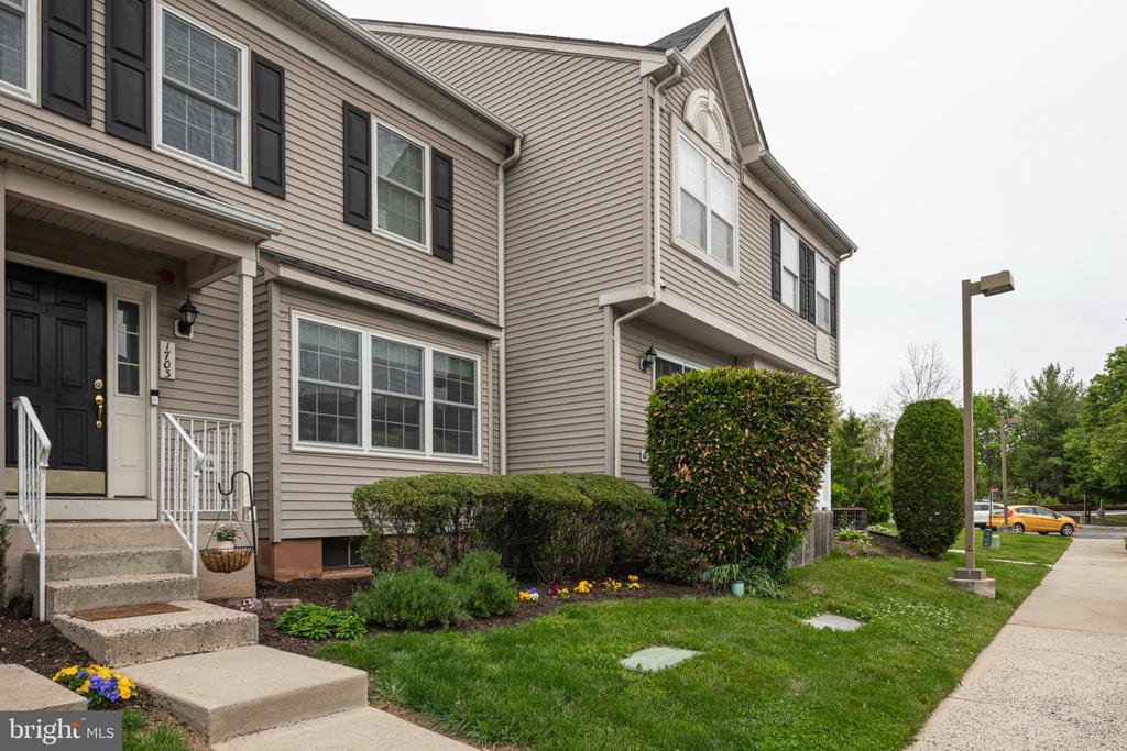 1703 BRIARWOOD COURT 1703