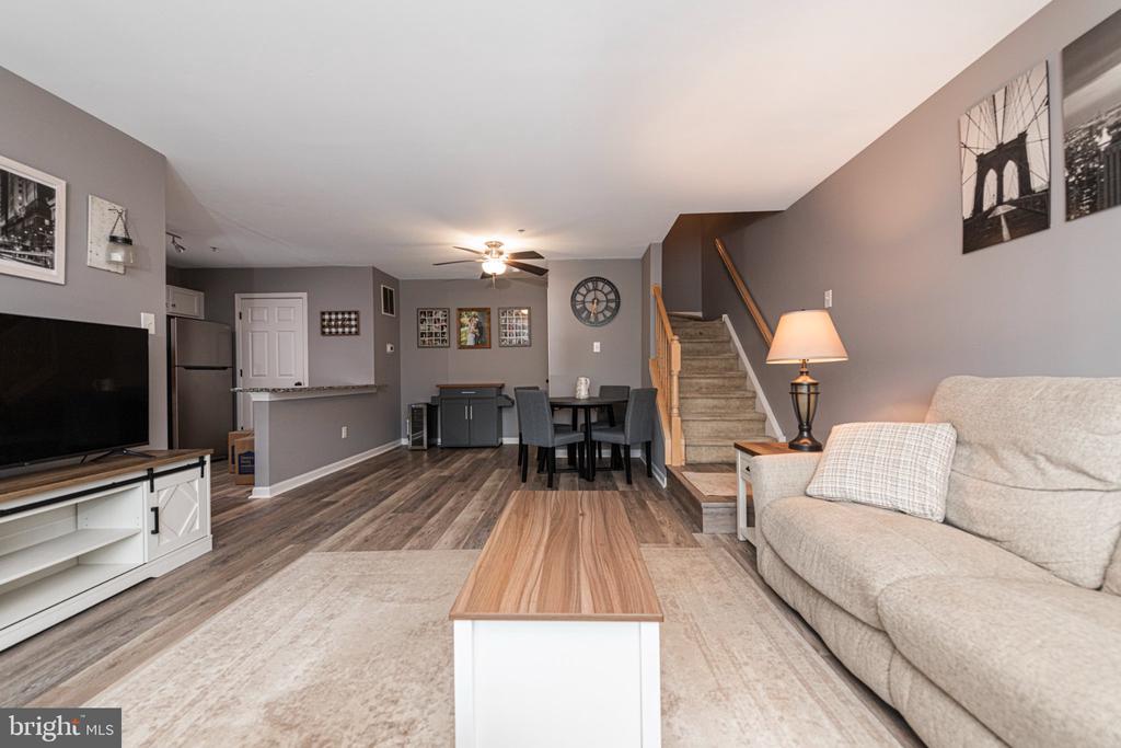1703 BRIARWOOD COURT 1703