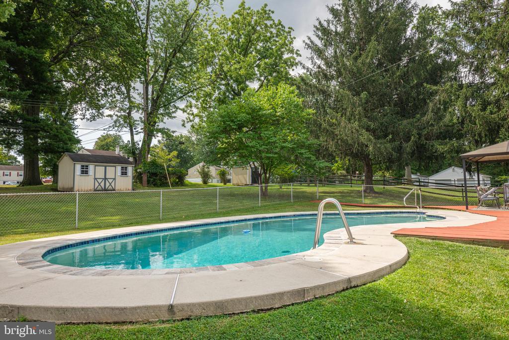 39 ROSSITER AVENUE