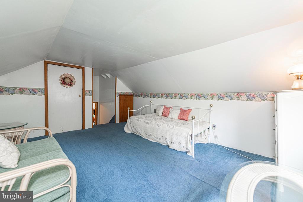 39 ROSSITER AVENUE