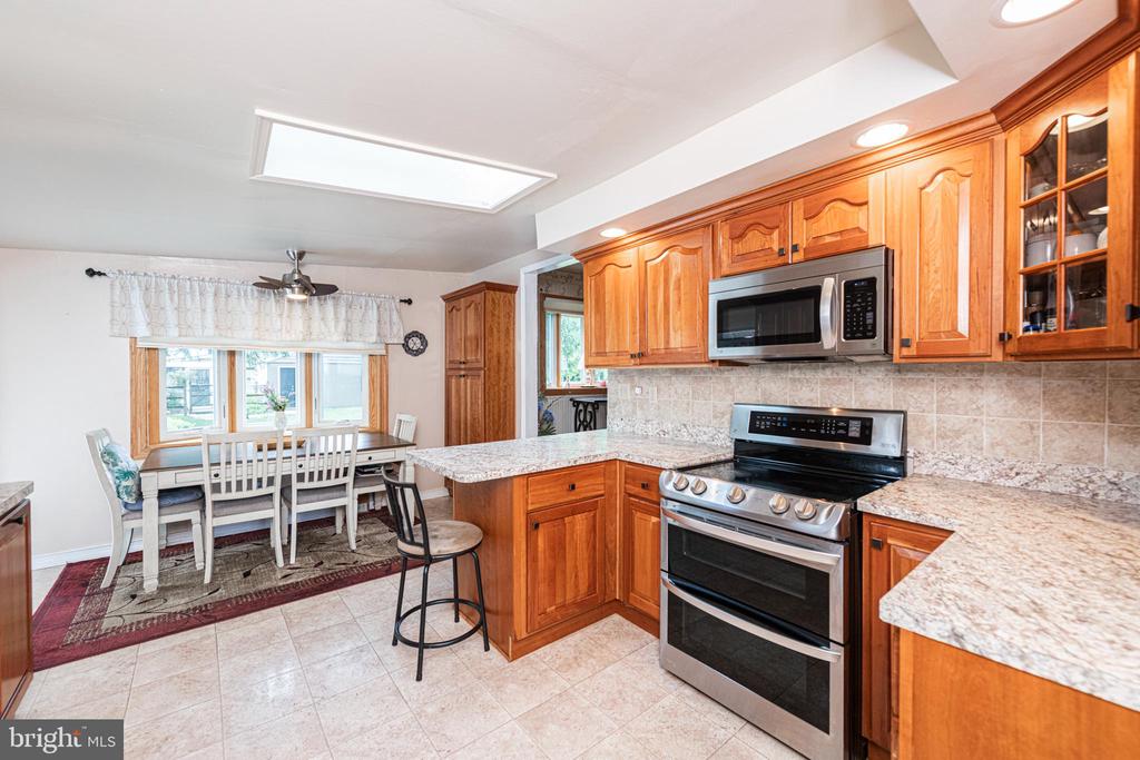 39 ROSSITER AVENUE