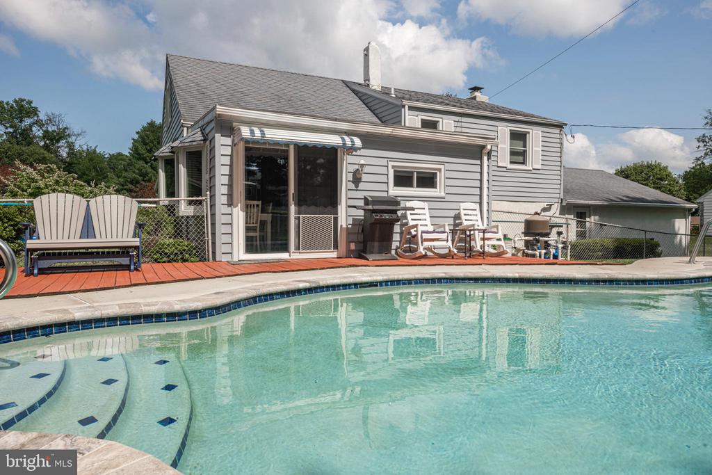 39 ROSSITER AVENUE
