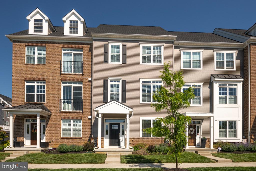 139 SMITHWORKS BOULEVARD Unit: 20
