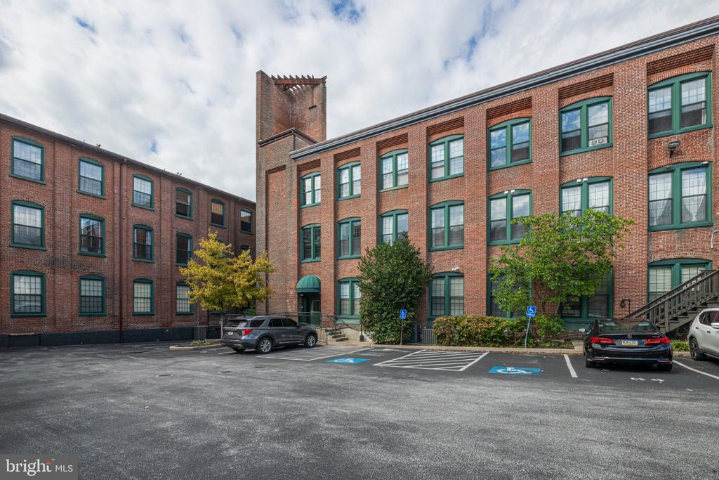 200 LINCOLN AVENUE Unit: 324