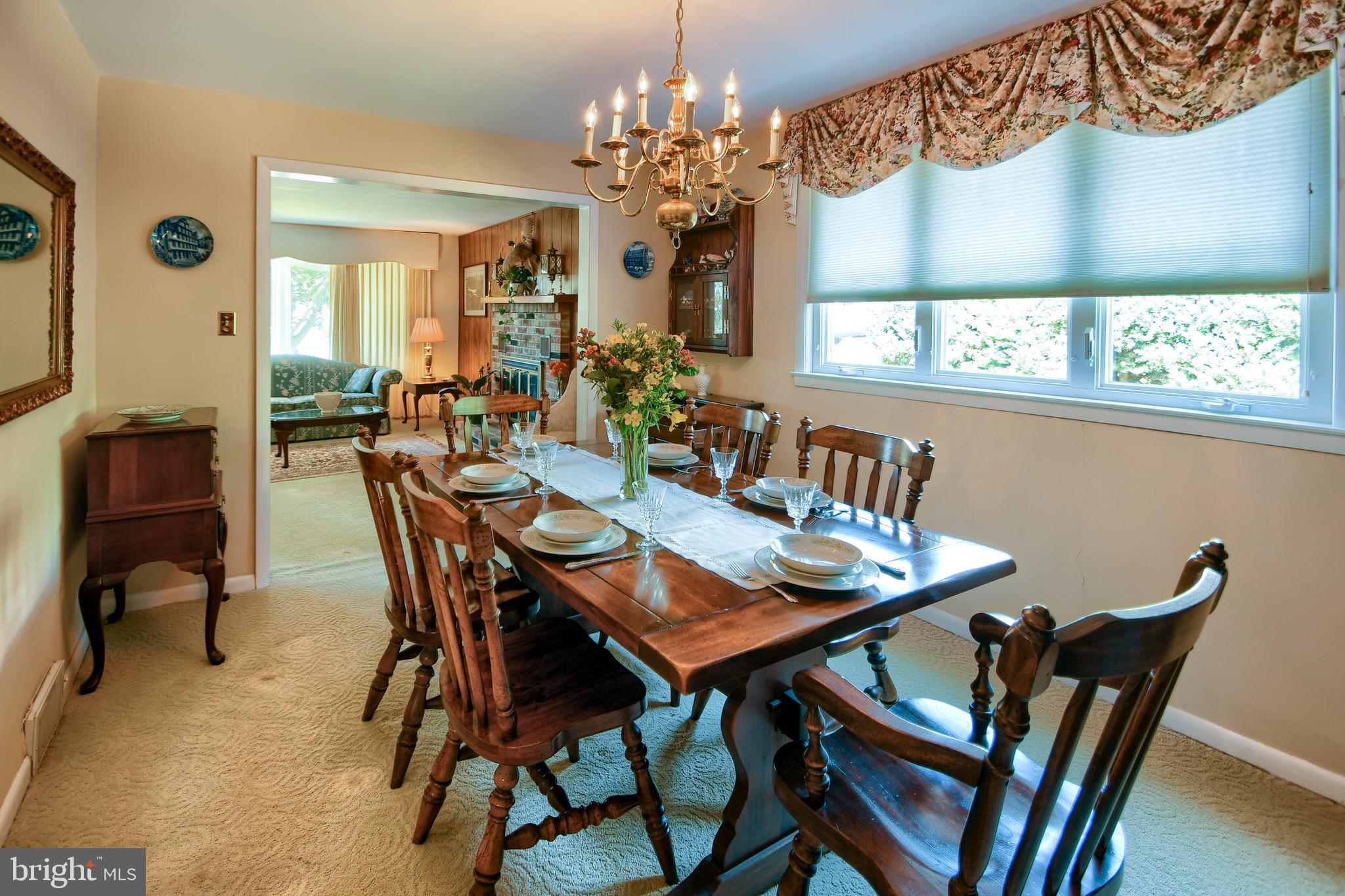 319 S BOBBIN MILL LANE